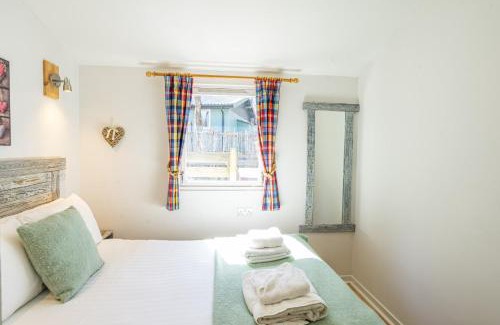Lewiston House | Fern Lodge 2 with Hot Tub