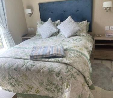 Stonham Aspal Other | Fern Lodge with Hot Tub