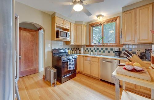 Ferndale House | Ferndale Gem, Walk to Stores and Restaurants!