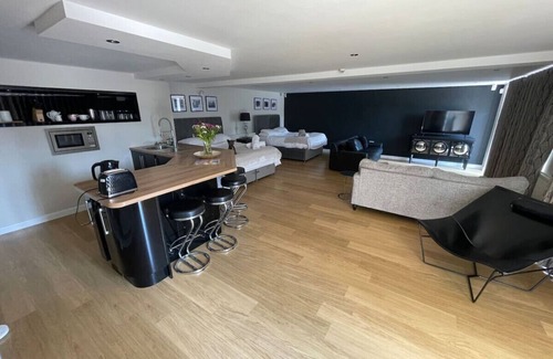 Pickmere House | Fernside Barn - Studio Apartment