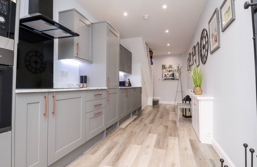 Knott End-on-Sea Cottage | FERRY VIEW, pet friendly in Knott End-On-Sea