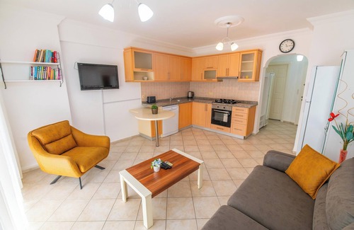 Fethiye City Center Apartment | fethiye , ground floor, beachfront, one bedroom, 24/7 security, private beach