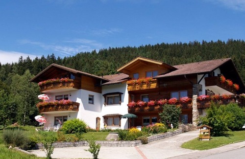 Lam Apartment | Fewo 1 für 4 Personen mit Terrasse und Garten