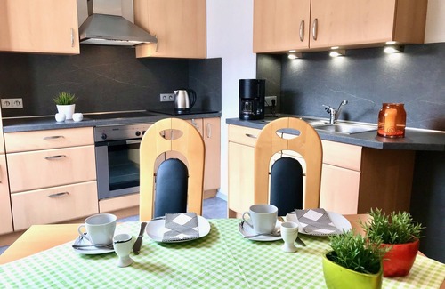 Steinwiesen Apartment | FeWo an der Rodach - sonnige Erdgeschosswohnung mit Garten