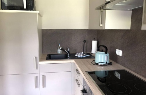 Emmelshausen Apartment | Fewo "bachs Ferienglück" - Appartement/fewo, Dusche, WC, 1 Schlafraum