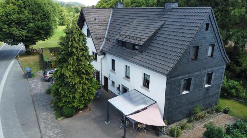 Hatzfeld Apartment | Fewo Lindenhof
