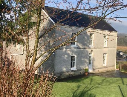 Llanddarog Bed & Breakfast | Fferm Glanyrynys Farm