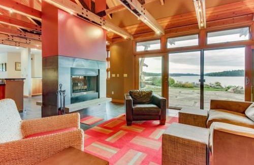 Anacortes House | Fidalgo Island Waterfront Stunner