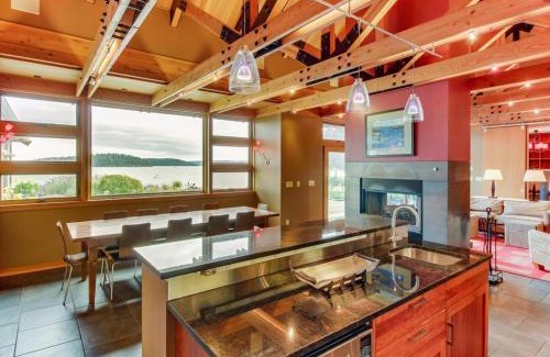 Anacortes House | Fidalgo Island Waterfront Stunner