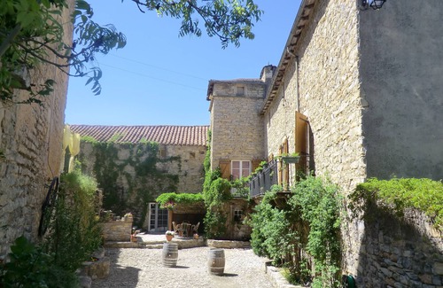 Saint-Jean-d'Alcapies House | Field Alcapies authentic SUITE (Millau viaduct/cellar of Roquefort)