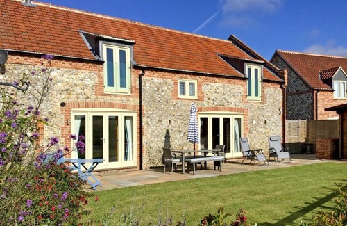 Docking House | Field Corner 6