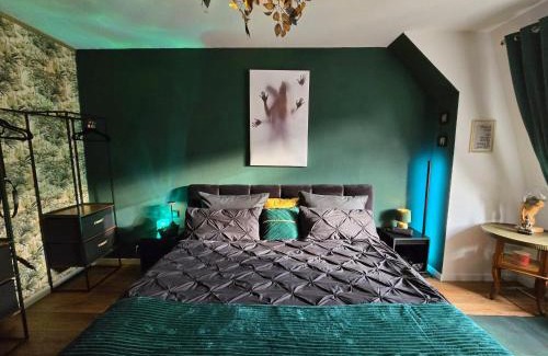 Leipziger Vorstadt Apartment | Fifty Shades of Green P18 Apartment