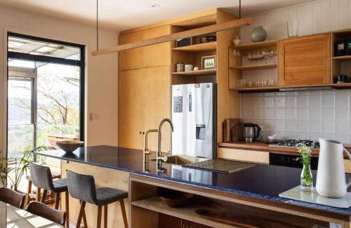 Geilston Bay House | Fig Place Wonderful Vista