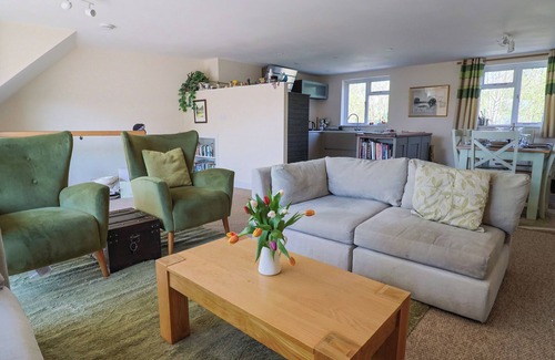 Axminster Cottage | FIG TREE HOUSE, pet friendly, with a garden in Axminster