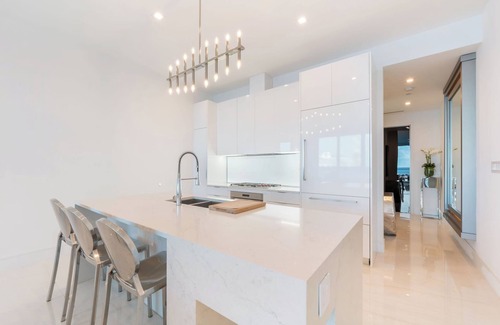 George Town Condo | Fin #16 - Luxurious Oceanfront Condo