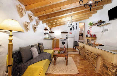 Fonte do Bispo Villa | Finca "Quinta do Silêncio T2" with Mountain View, Shared Pool & Wi-Fi