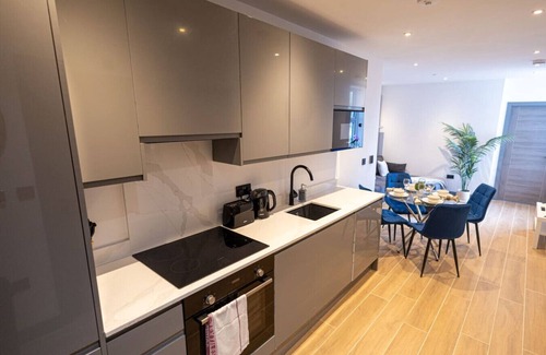 West Finchley Apartment | Finchley 2B/2B Fast Wi-Fi Bus 2min