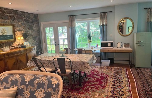 Grafton House | Finchstone Guest House, walk to St. Anne's Spa