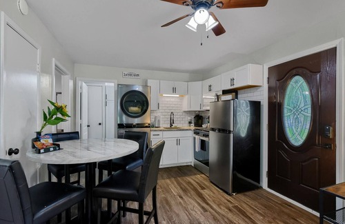 Whitesboro Bed & Breakfast | Find Peace at Charming Comfortable Downtown Home