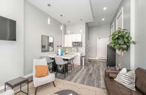 Over-the-Rhine Apartment | Findlay Market Suites - 6 in 1