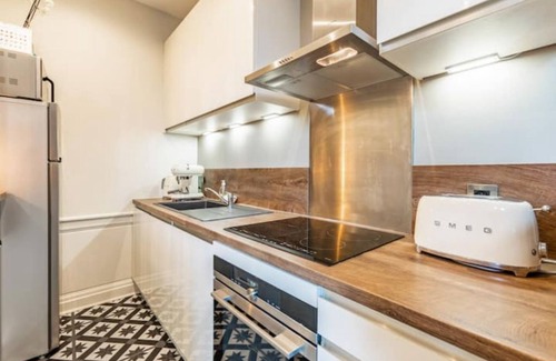Quartier Vieux Marche-Cathedrale Apartment | Fine arts - Charming 2 bedroom & 2 bathroom apartment - Private parking