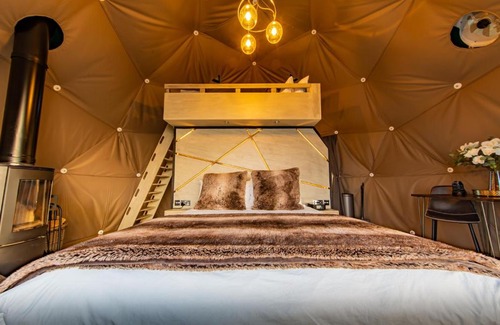 Chiddingstone Hoath Ski Chalet | Finest Retreats - Chartwell Luxury Dome