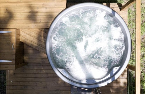 Chiddingstone Hoath Ski Chalet | Finest Retreats - Chartwell Luxury Dome