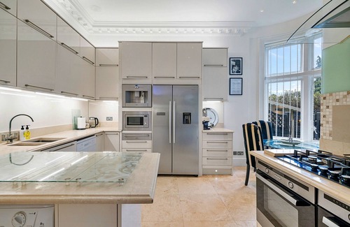 Frognal and Fitzjohns House | Finest Retreats | Hampstead Escape