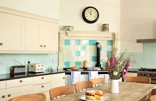 Saltash Cottage | Finest Retreats | Historic Castle on River Tamar