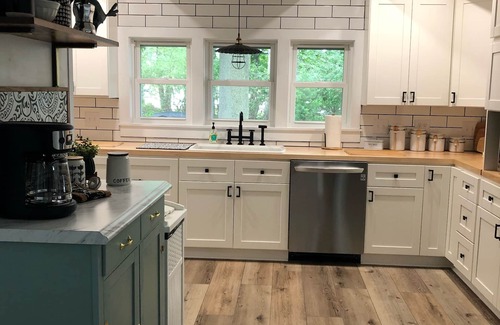 Town of Milo Cottage | Finger Lakes Keuka Lake Vacation Home 50' off water, 100' Level Beach Frontage