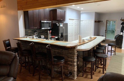 Johannesburg House | Finnegan RoadHouse - 7 Bedrooms, 5 Bath, on 10 Acres. Ideal for large groups.