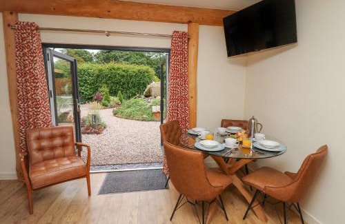 Llangadfan House | Fioled