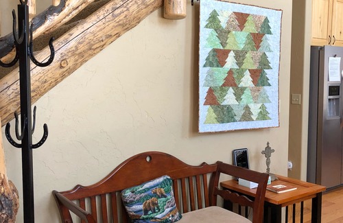 Ponderosa Pines Cabin | Fir Oasis Cozy Mountain Cabin