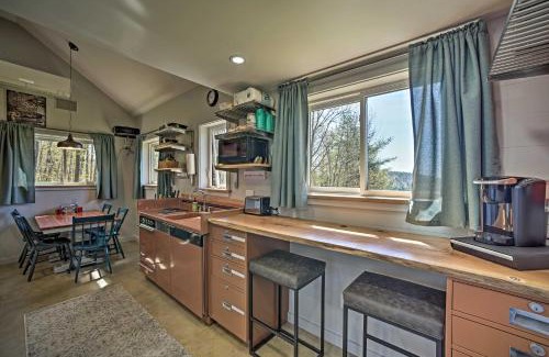 Milford Apartment | Fire Pit and Gas Grill Secluded Studio in Milford!