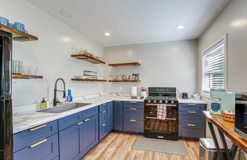 Idlewild House | Fire Pit and Patio Pet-Friendly Cabin in Idlewild!