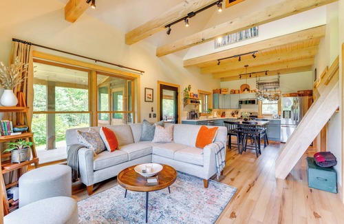 Stannard Cabin | Fire Pit & Views: Pet-Friendly Vermont Cabin