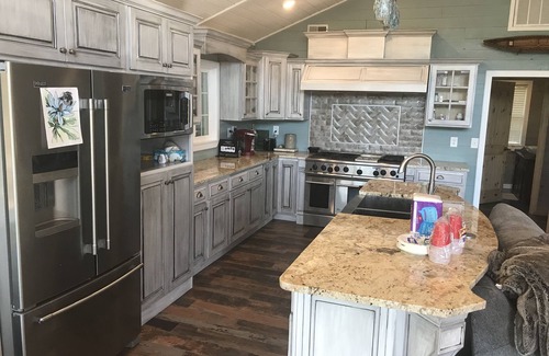 Doniphan Cabin | "Firefly on the Current" Gorgeous Riverfront Modern Cabin on Current River