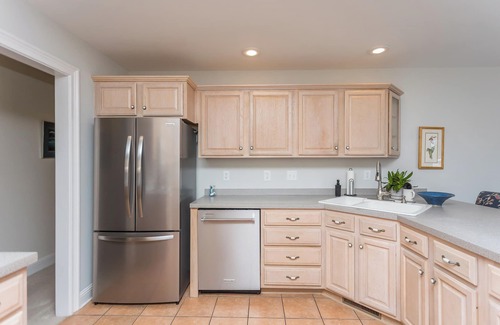 Keezletown House | Firepit, ping pong, jetted tub, and more! Minutes to JMU, Massanutten + SNP!