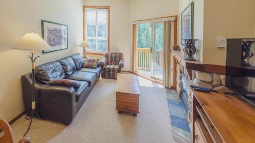 Sun Peaks Cabin | Fireside Lodge #419 By Bear Country