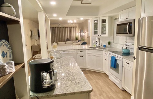 Gulf Gate Estates Condo | First floor 2Bdrm/2Bath condo near Siesta Key, Sarasota.