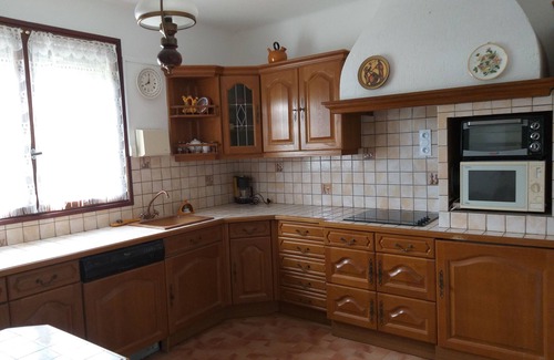 Salindres House | First-floor apartment in a detached house