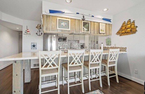 Lincoln City Condo | First Floor Condo near the Bayfront!