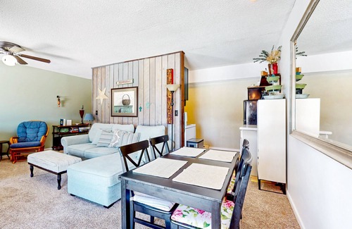 Campton Condo | First-floor mountain condo with amazing views, yard, pool, & gym - near skiing