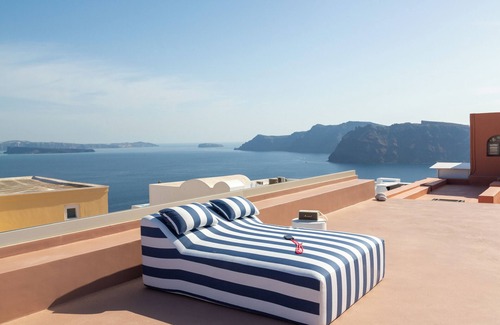 Oia Villa | First Floor | Panoramic 2-Bedroom Caldera Residence with Rooftop Oasis - Adults Only, Villa Oro