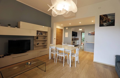 Annunziata Apartment | First floor villa with heated pool and garden