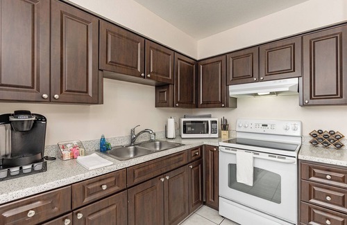 Tarpon Springs Apartment | Fish in Lake Tarpon or the Gulf of America!