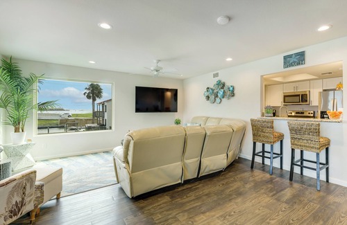 Harbor Oaks Condo | Fish & Swim: Waterfront Rockport Condo w/Views!