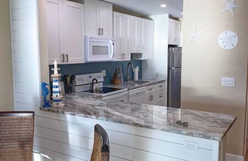 Siesta Key Condo | Fisherman's Cove -A207-Full Gulf front!