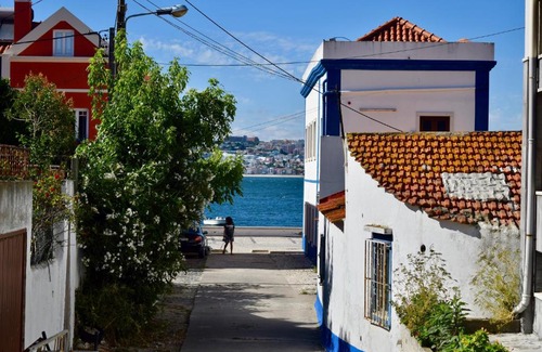 Trafaria House | Fisherman's House - a boat ride from Lisbon