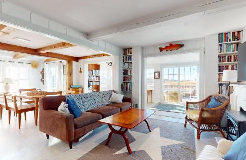 Newbury House | Fisherman's Paradise